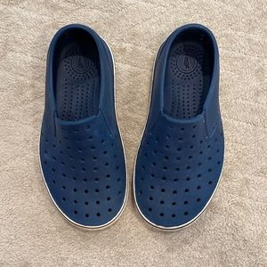 Native little boy sandals size 12